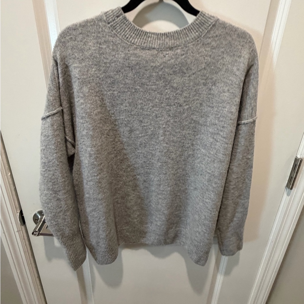 Vince Camuto Gray Sweater with Red Accent - Picture 3 of 3